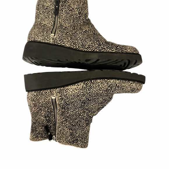 UGG Shala Genuine Calf Hair Wedge Boots Women's Size 9 - Picture 13 of 14